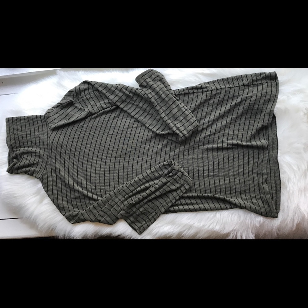 Green striped turtle neck